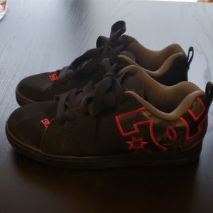 Mens dc shoes size 11